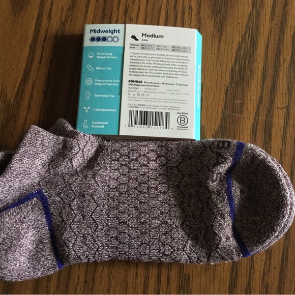 Assortment of new Bombas Women’s socks - Picture 13 of 16